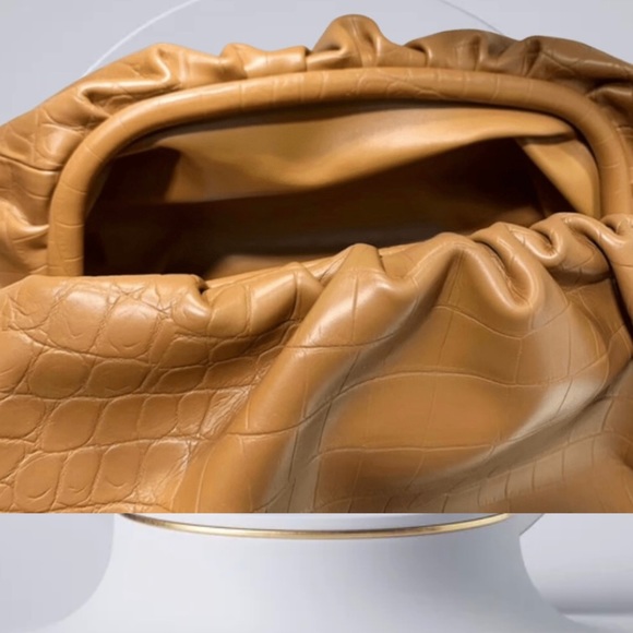 GOT MY ATTENTION CLOUD POUCH - Picture 6 of 6